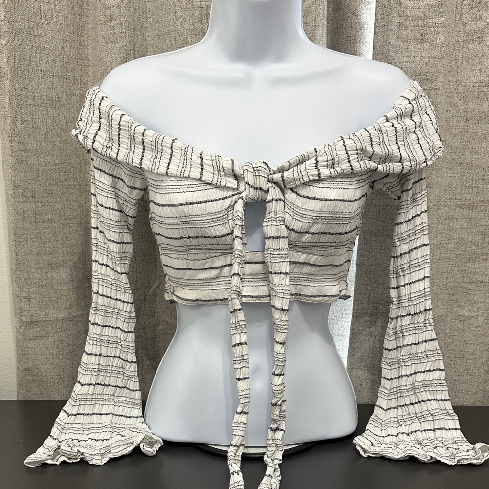 MAJORELLE Off-Shoulder Top